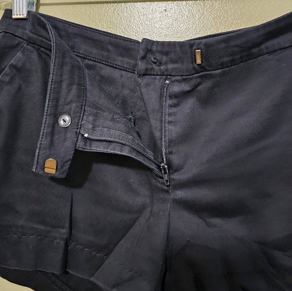 H&M Women's Black Stretch Shorts Size 4 - Picture 3 of 5